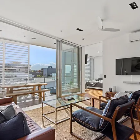 Luxury 2 Bed2Bath Penthouse Free Secure Carpark Apartment